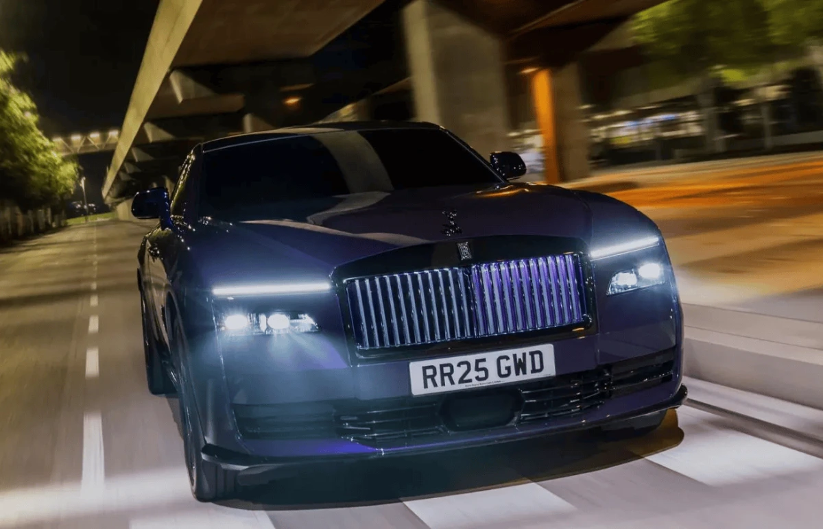 Rolls-Royce Drops Plan to Go Fully Electric